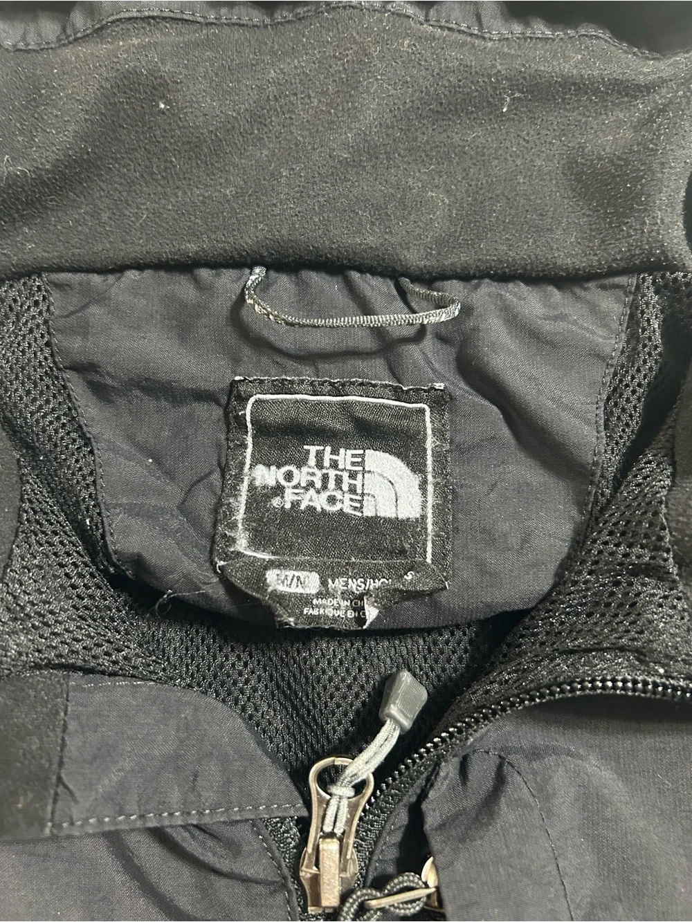The North Face Men’s Medium HyVent Black Hooded Rain Jacket Windbreaker